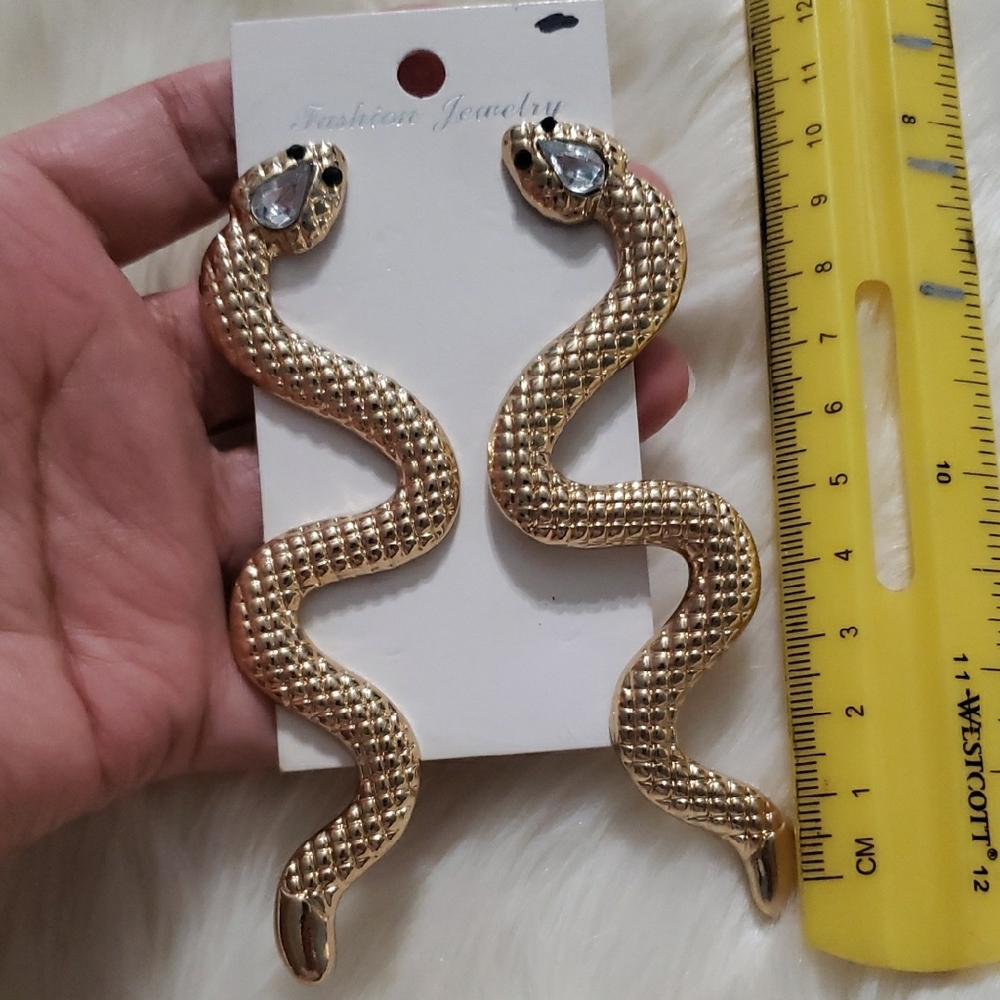 Fashion Jewelry Gold Snake Earrings.